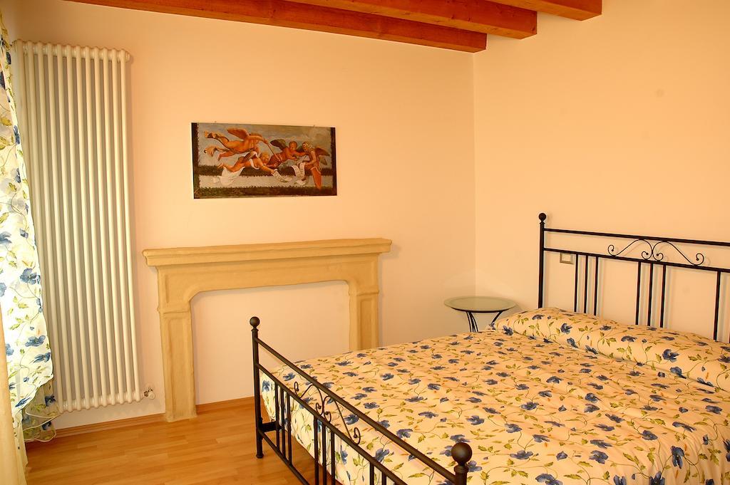 Agriturismo Al Tralcio Valeggio sul Mincio Phòng bức ảnh