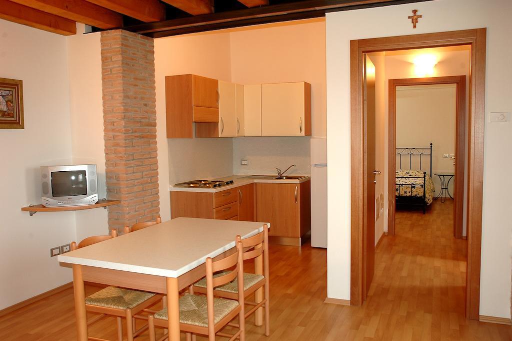 Agriturismo Al Tralcio Valeggio sul Mincio Phòng bức ảnh